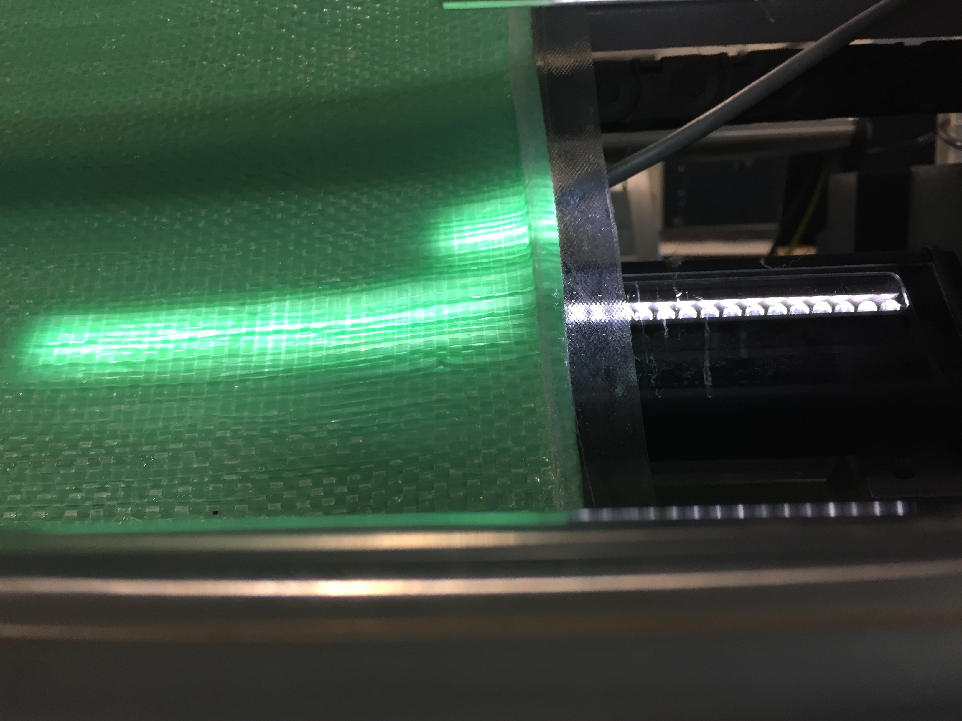 Width measurement system with contrast sensors