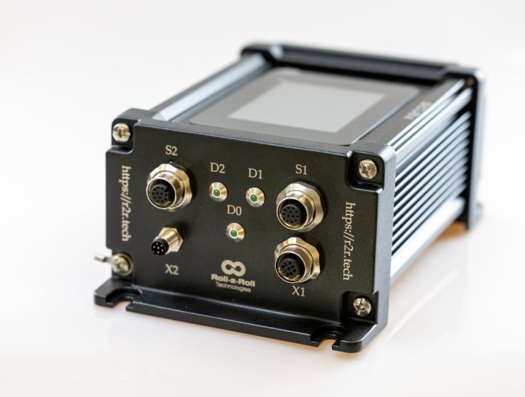 SCU6x Controller with sensor for web guiding, web width measurement, etc.